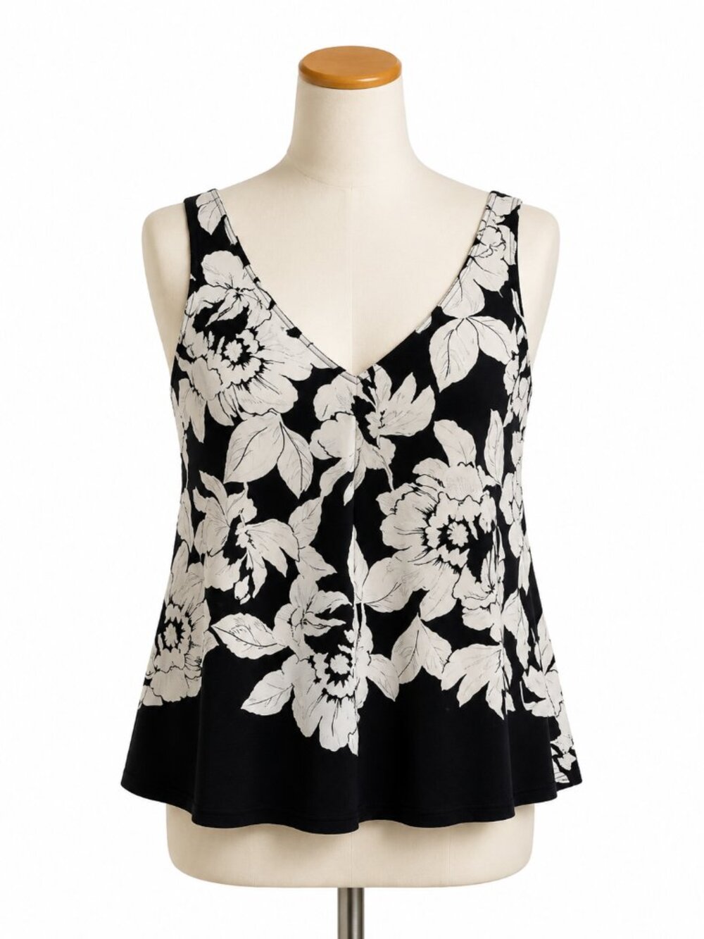 Black & White Floral V-Neck Sleeveless Top